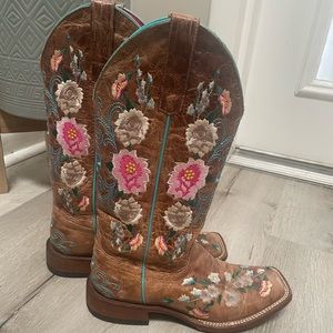 Macie Bean boots size 7.  Minimal flaws, just ready for a new home!